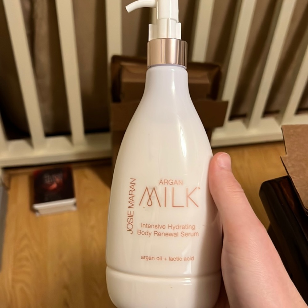 Josie Maran Aegean Milk